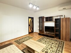 13 Septembrie, Parc Sebastian, garsoniera decomandata, 42 mp, 350 EUR